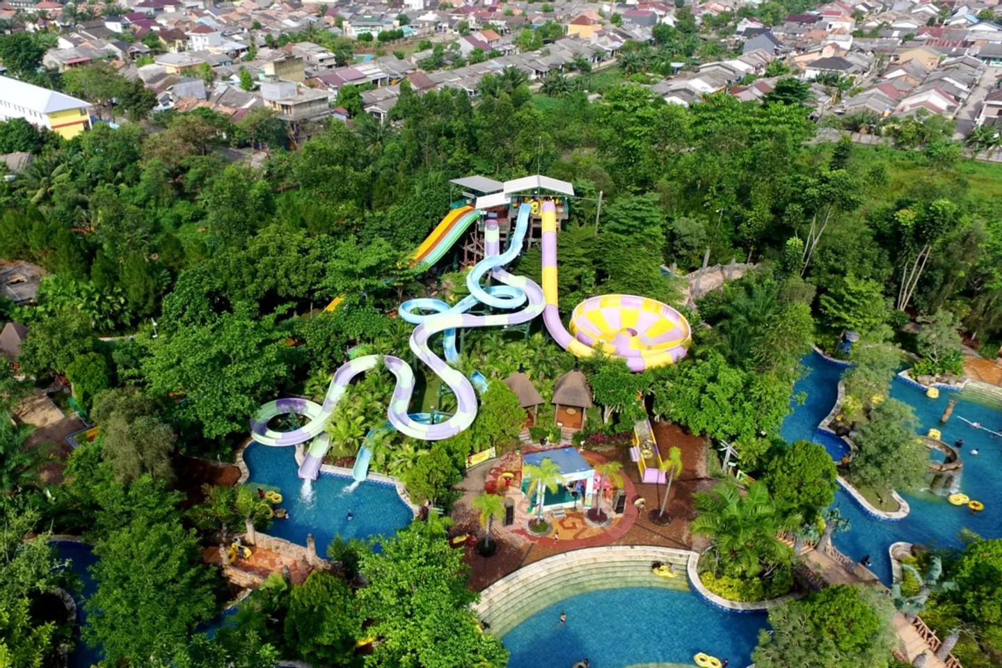 Taman Air Amanzi Waterpark di Kota Palembang