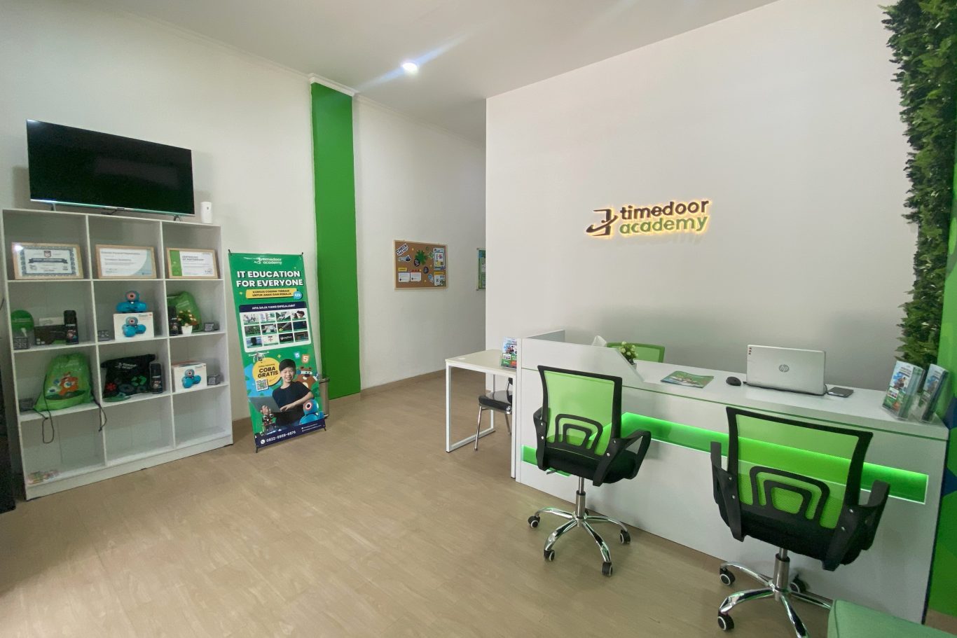 How learn programming and coding for beginners, kids, and someone with no coding experience or background. | Coding and programming academy or course | Learn by join programming and coding school in Depok