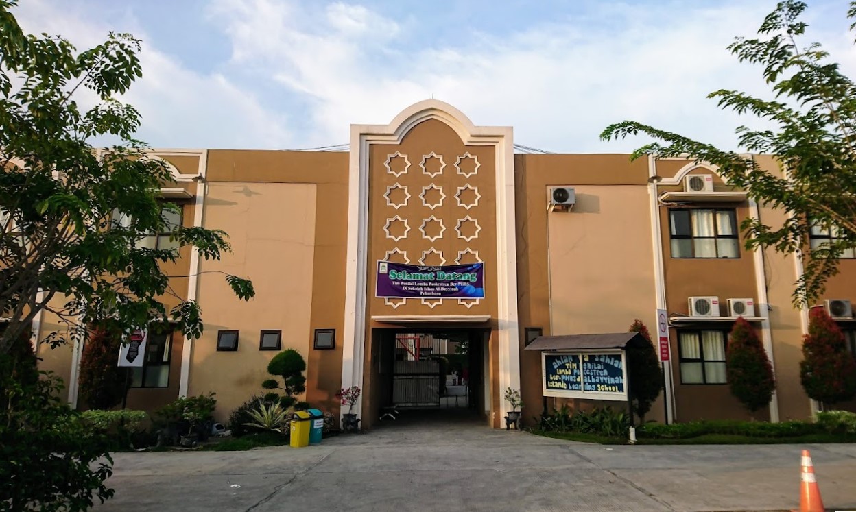 Gedung sekolah SMP Islam Terpadu Al-Bayyinah | Sekolah Swasta dan Internasional Terbaik, Terunggul, dan Terdekat di Pekanbaru | Biaya sekolah, School fee SMP Islam Terpadu Al-Bayyinah