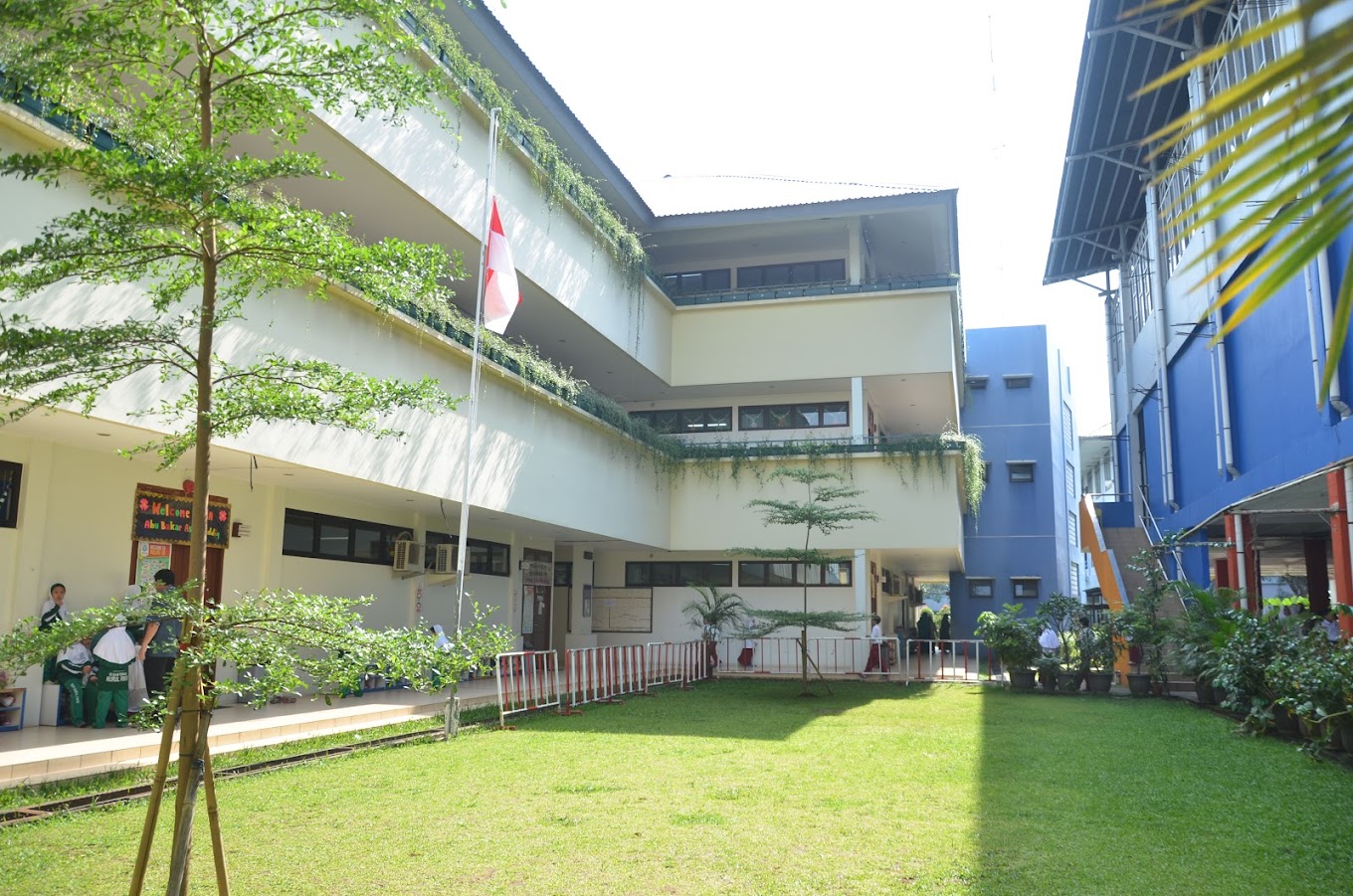 Gedung Sekolahan SDS Islam Terpadu Nurul Fikri Depok | Daftar dan Biaya Sekolah Internasional di Depok
