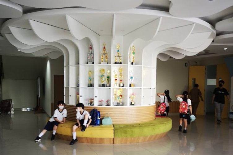 Lobby Sekolahan Pelita Cemerlang School Pontianak | Daftar dan Biaya Sekolah Swasta dan Sekolah Internasional Terbaik, Terunggul. dan Terdekat di Pontianak