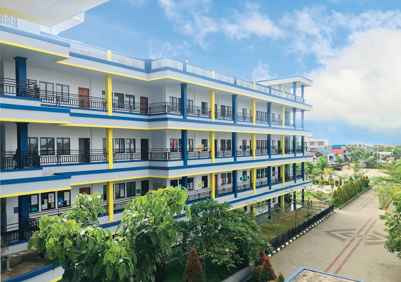 Gedung Sekolahan SMA Adicita Mulia Pontianak | Daftar dan Biaya Sekolah Swasta dan Internasional di Pontianak