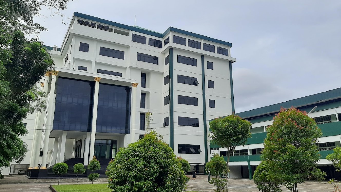 Gedung Sekolahan SMA Katolik Santu Petrus Pontianak | Daftar dan Biaya Sekolah Swasta di Pontianak