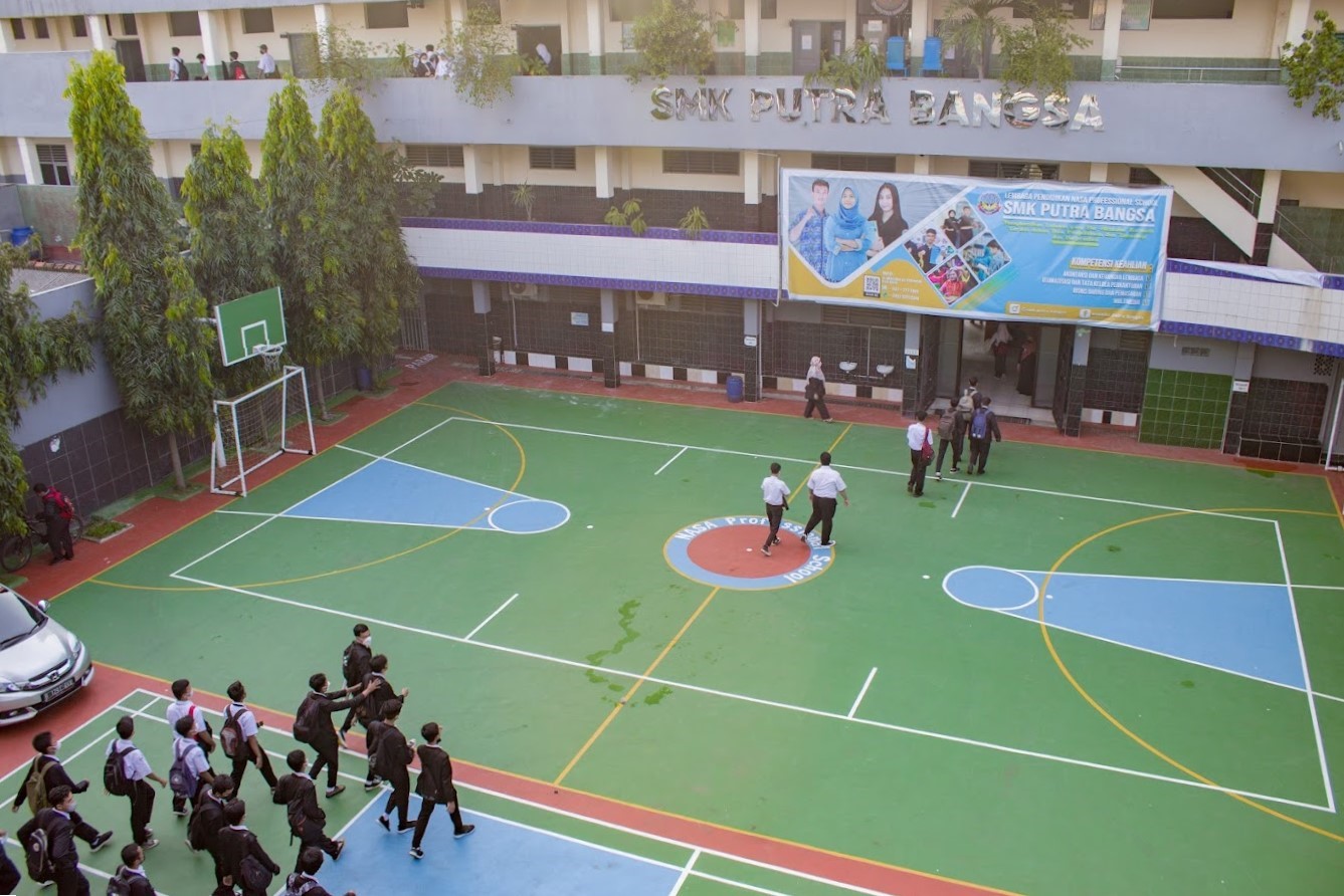 Gedung Sekolah dan Lapangan SMA Putra Bangsa Depok | Daftar dan Biaya Sekolah Swasta dan Internasional Terdekat dan Terbaik di Depok